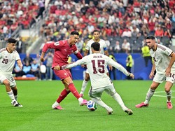 Soccer Football - FIFA World Cup 2026 - Round of 16 - Portugal v Spain - Dallas Stadium, Arlington, Texas, U.S. - July 6, 2026 Portugal's Cristiano Ronaldo in action with Spain's Pedri, Alex Baena and Aymeric Laporte IMAGN IMAGES via Reuters/Maria Ly