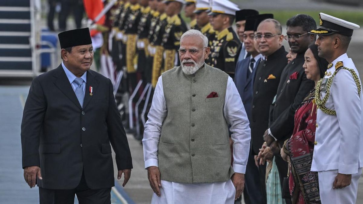 Prabowo Sambut Hangat PM India Narendra Modi di Istana Merdeka