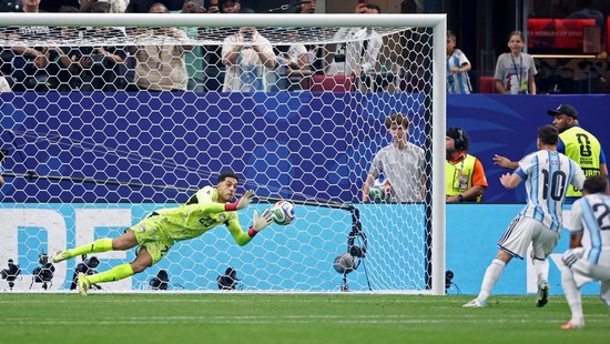 Soccer Football - FIFA World Cup 2026 - Round of 16 - Argentina v Egypt - Atlanta Stadium, Atlanta, Georgia, U.S. - July 7, 2026 Argentina's Lionel Messi has his penalty saved by Egypt's Mostafa Shoubir IMAGN IMAGES via Reuters/Brett Davis