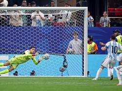 Soccer Football - FIFA World Cup 2026 - Round of 16 - Argentina v Egypt - Atlanta Stadium, Atlanta, Georgia, U.S. - July 7, 2026 Argentina's Lionel Messi has his penalty saved by Egypt's Mostafa Shoubir IMAGN IMAGES via Reuters/Brett Davis