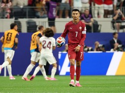 Soccer Football - FIFA World Cup 2026 - Round of 16 - Portugal v Spain - Dallas Stadium, Arlington, Texas, U.S. - July 6, 2026 Spain's Mikel Merino scores their first goal past Portugal's Diogo Costa REUTERS/Kai Pfaffenbach