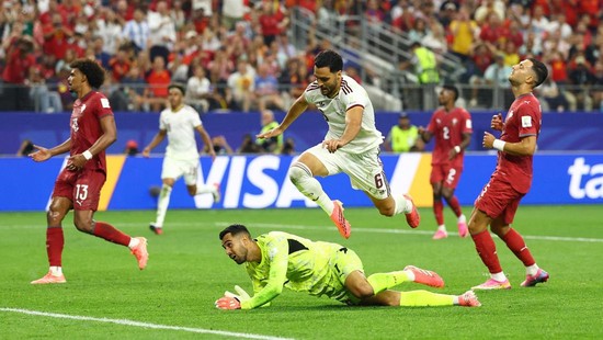 Soccer Football - FIFA World Cup 2026 - Round of 16 - Portugal v Spain - Dallas Stadium, Arlington, Texas, U.S. - July 6, 2026 Spain's Mikel Merino scores their first goal past Portugal's Diogo Costa REUTERS/Kai Pfaffenbach     TPX IMAGES OF THE DAY