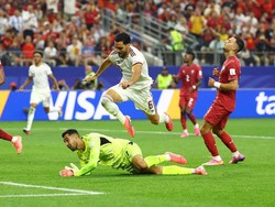Soccer Football - FIFA World Cup 2026 - Round of 16 - Portugal v Spain - Dallas Stadium, Arlington, Texas, U.S. - July 6, 2026 Spain's Mikel Merino scores their first goal past Portugal's Diogo Costa REUTERS/Kai Pfaffenbach     TPX IMAGES OF THE DAY
