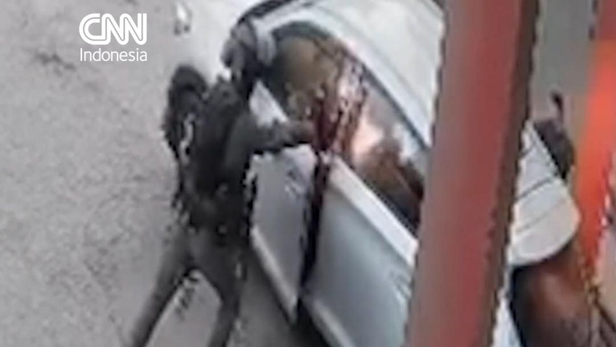 Detik-detik Polisi Israel Lempar Granat ke Dalam Mobil Warga Palestina