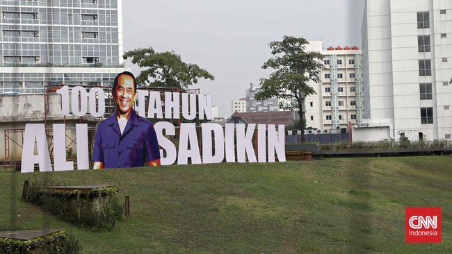 Suasana Peringatan 100 Tahun Ali Sadikin di Taman Ismail Marzuki (TIM), Jakarta, Selasa (7/7). (CNN Indonesia/Febria Adha L).