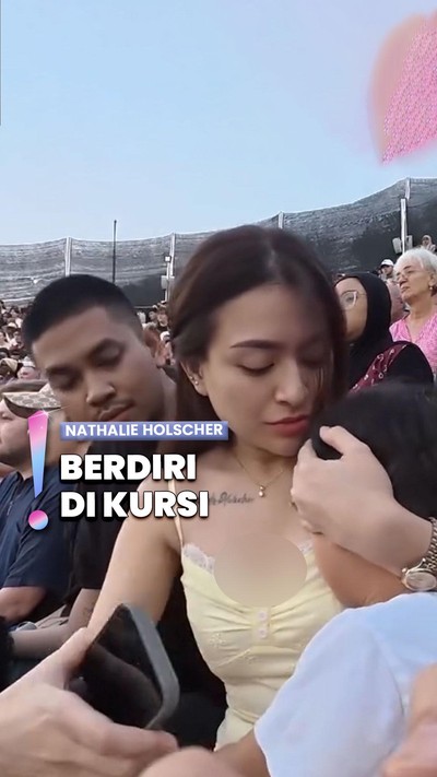 Video: Reaksi Nathalie Holscher usai Adzam Kena Tegur saat Nonton Tari Kecak