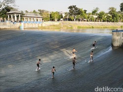 Bendung Pleret BKB Jadi Arena Surfing Lagi, Operator Angkat Bicara