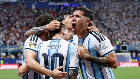 Soccer Football - FIFA World Cup 2026 - Round of 16 - Argentina v Egypt - Atlanta Stadium, Atlanta, Georgia, U.S. - July 7, 2026 Argentina's Lionel Messi celebrates scoring their second goal with Enzo Fernandez and teammates IMAGN IMAGES via Reuters/