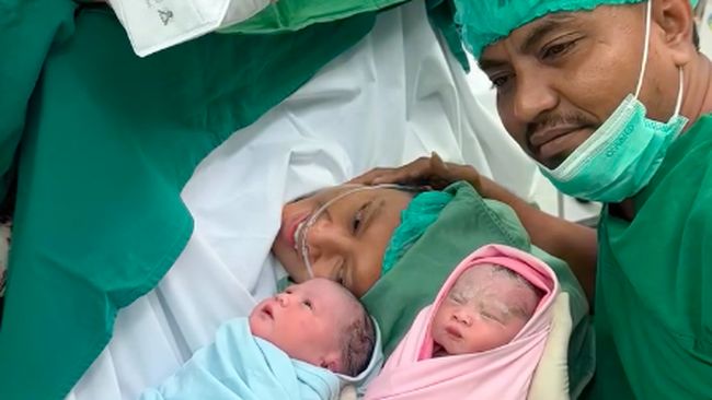 Tuhan Maha Baik! 22 Tahun Menanti, Pasangan Asal Sumenep Diberi Anak Kembar