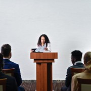 4 Cara Melatih Public Speaking untuk Pemula, Dijamin Makin Lancar