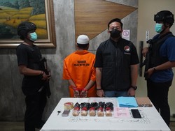 Pengedar Narkoba di Bekasi Ditangkap, Sita Sabu Dikemas Pakan Burung