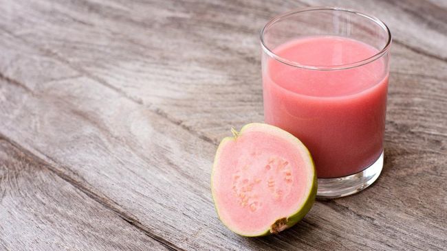 Manfaat Jus Jambu Merah, Kaya Vitamin C untuk Bantu Jaga Tubuh Bunda Tetap Fit saat Anak Mulai Masuk Sekolah