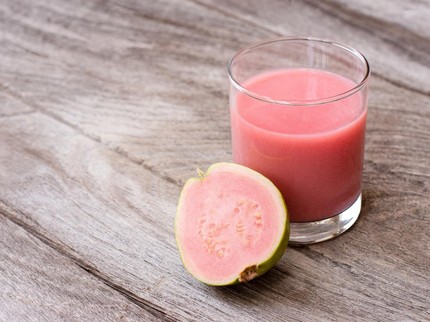 Manfaat Jus Jambu Merah, Kaya Vitamin C untuk Bantu Jaga Tubuh Bunda Tetap Fit saat Anak Mulai Masuk Sekolah