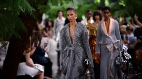 Pada musim dingin 2026/2027, Jonathan Anderson tengah mendefinisikan bagaimana Dior Couture akan dimaknai publik.
