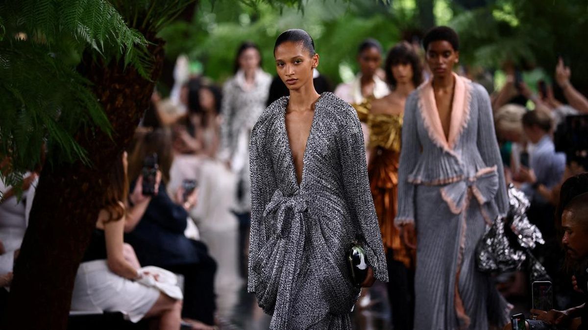 Kala Jonathan Anderson 'Memahat' Masa Depan Dior Couture