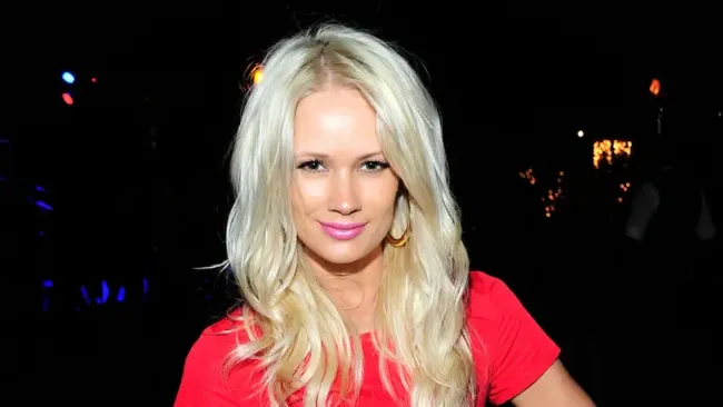 Laura Bennett Penyanyi Party Rock Anthem Meninggal, Penyebabnya Masih Misteri