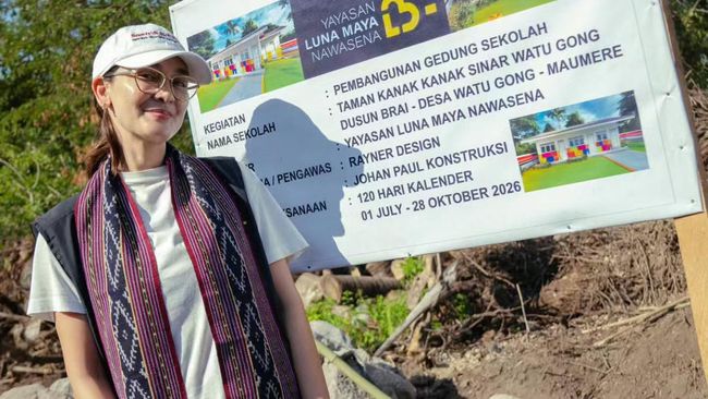 Luna Maya Bangun Sekolah Di Maumere, Dapat Support Mendiang Tante Yang Ikut Donasi