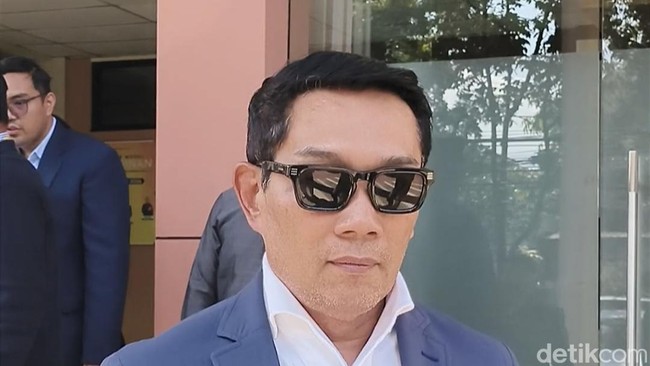 Mantan Gubernur Jawa Barat (Jabar) Ridwan Kamil mendatangi Pengadilan Agama (PA) Bandung.