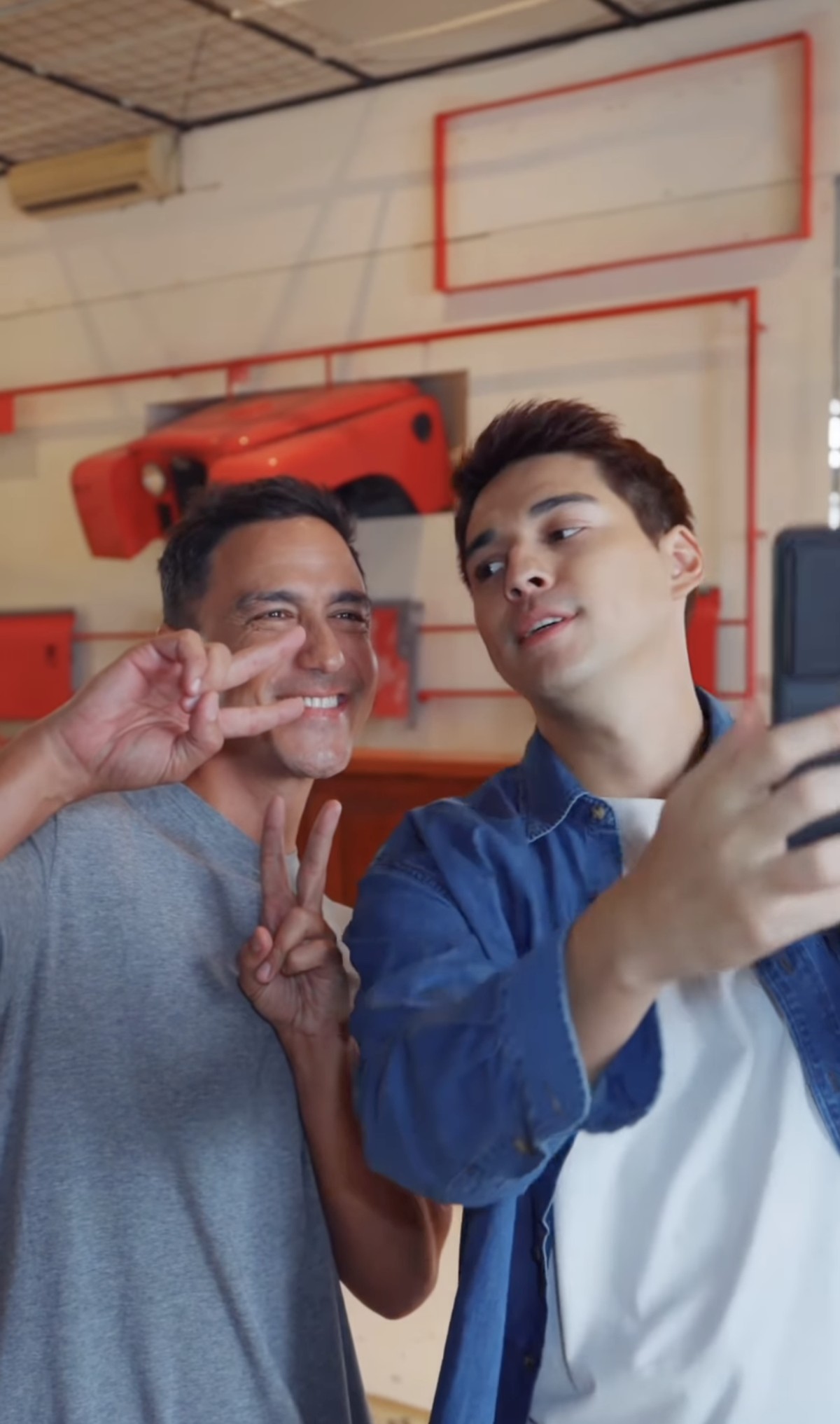 Hamish Daud dan Maxime Boutttier&period;