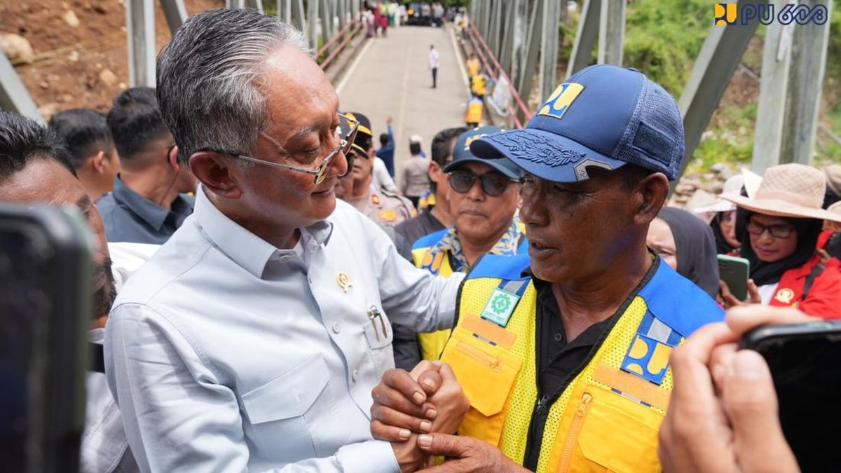 Gotong Royong ala Syahrial: Ketika Warga Aceh 'Self-Help' Perbaiki Jembatan, Menteri PU Turun Langsung Beri Apresiasi