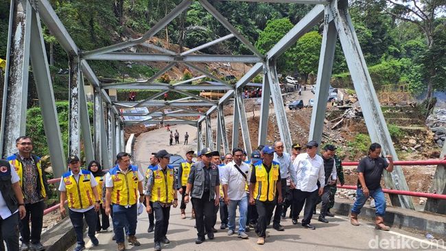 Cerita Warga Aceh Kumpulkan Donasi Bangun Jembatan Swadaya hingga Rp1 M, Kini Kendaraan Dibatasi karena...
