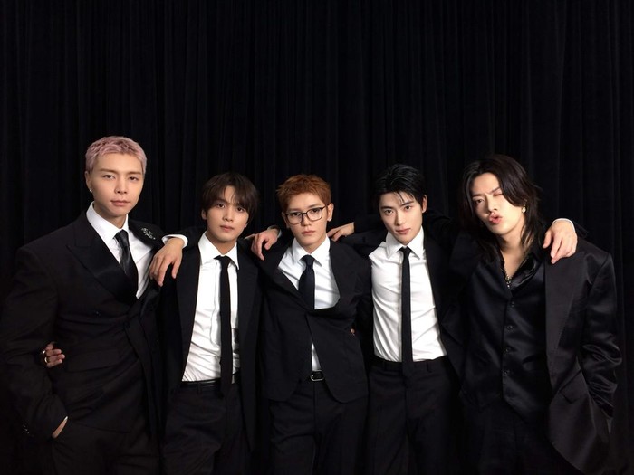 Comeback kali ini menandai comeback pertama NCT 127 setelah dua tahun dan Mark memutuskan keluar dari NCT. Meski begitu, hal ini tidak mengurangi antusiasme para penggemar dalam menyambut album terbaru NCT 127.