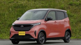 Mobil listrik mini Nissan Sakura yang dijual di Jepang.