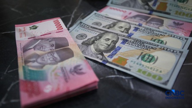 Rupiah Menguat Tipis ke Rp17.905 — Dolar AS Masih Di Atas Angin