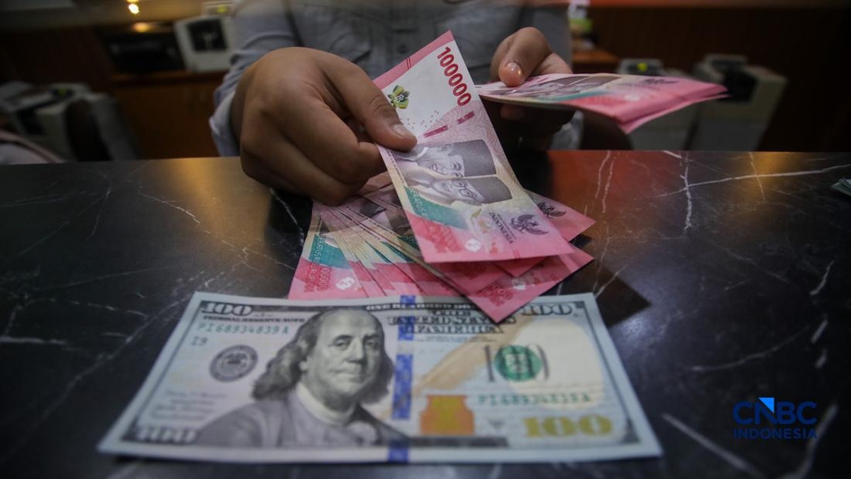 Imbauan Lepas Dolar Demi Rupiah Datangkan Sorotan