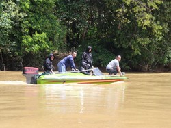 Polisi Susur Sungai Sekadau Usai Airnya Keruh, Cari Tambang Emas Ilegal