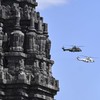 Helikopter Super Puma yang membawa Presiden Prabowo Subianto dan Perdana Menteri India Narendra Modi terbang rendah untuk mengamati kawasan Kompleks Candi Prambanan di Sleman, DI Yogyakarta, Rabu (8/7/2026). Kunjungan Presiden Prabowo dan PM India Na