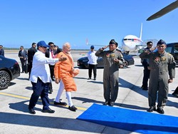 Naik Heli, Prabowo dan PM India Modi Kunjungi Candi Prambanan