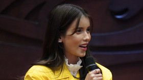 Selebriti Sabrina Chairunnisa mengumumkan dirinya mundur dari program doktor (S3) di Universtas Indonesia (UI).