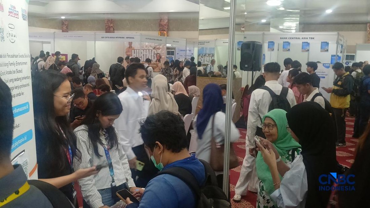Cerita Ibu Temani Anak ke Job Fair, Jadi Saksi Cari Kerja Makin Sulit