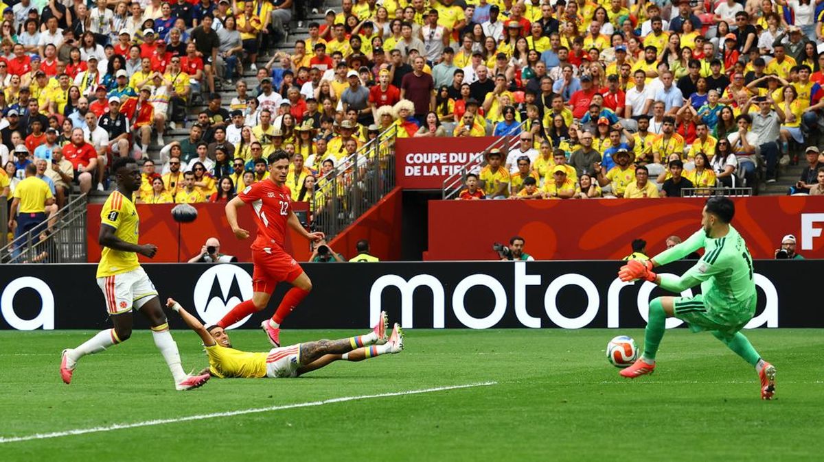 Jual Beli Serangan Terjadi, Swiss vs Kolombia Imbang di Babak Pertama