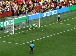 Soccer Football - FIFA World Cup 2026 - Round of 16 - Switzerland v Colombia - BC Place, Vancouver, Canada - July 7, 2026 Switzerland's Ruben Vargas scores a penalty during the penalty shootout to win the match REUTERS/Lee Smith