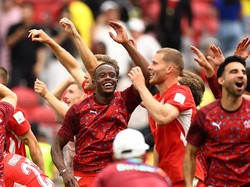 Soccer Football - FIFA World Cup 2026 - Round of 16 - Switzerland v Colombia - BC Place, Vancouver, Canada - July 7, 2026 Switzerland's Denis Zakaria celebrates with teammates after the match REUTERS/Agustin Marcarian