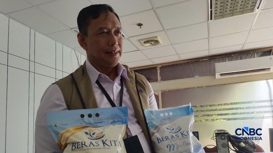 Direktur Utama Perum Bulog Ahmad Rizal Ramdhani saat ditemui di instansi Kementan, Jakarta, Kamis (9/7/2026). (CNBC Indonesia/Martyasari Rizki)