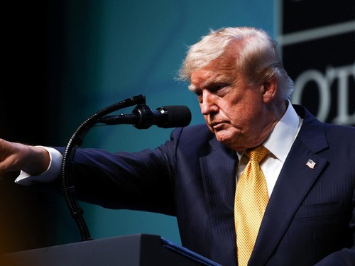 Presiden Amerika Serikat Donald Trump mempertimbangkan pemberian ultimatum kepada Perdana Menteri Inggris Andy Burnham.