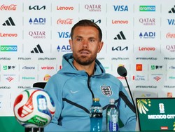 Operasi Patah Tangan Sukses, Henderson Tetap Temani Skuad Inggris