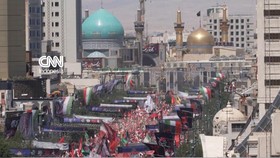 Kerumunan Padati Masshad Jelang Pemakaman Khamenei