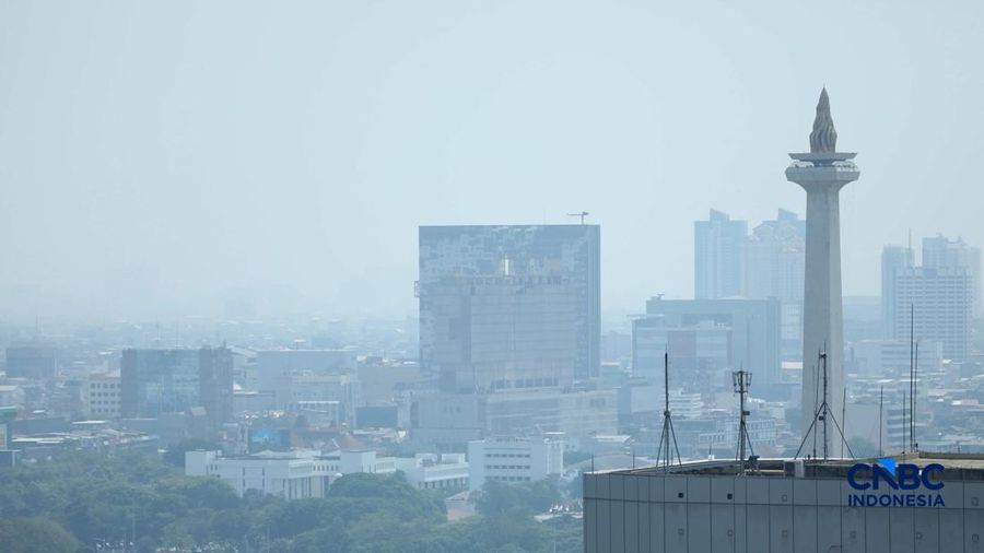 Kualitas udara Jakarta pada Kamis (9/7/2026) pagi hingga siang hari berasas info situs pemantau kualitas udara IQAir pada pukul 09.30 WIB tidak sehat bagi golongan sensitif. (CNBC Indonesia/Tri Susilo)