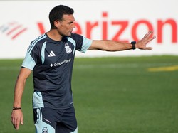 Soccer Football - FIFA World Cup 2026 - Argentina Training - Sporting KC Training Centre, Kansas City, Kansas, U.S. - July 8, 2026 Argentina coach Lionel Scaloni during training IMAGN IMAGES via Reuters/Denny Medley