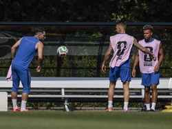 Soccer Football - FIFA World Cup 2026 - France Training - Bentley University, Waltham, Massachusetts, U.S. - July 8, 2026 France's Rayan Cherki, Desire Doue and Lucas Digne during training REUTERS/Brian Snyder