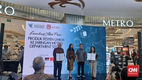 Presiden Komisaris Metro Department Store Anita Ratnasari Tanjung dan Menteri Perdagangan Budi Santoso.