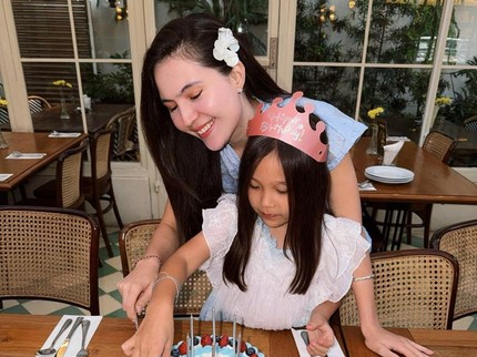 Jarang Terekspose, Intip Potret Manisnya Aurora Anak Olivia Jensen di Usia 9 Tahun