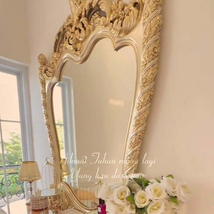 <p>Kabar bahagia itu dibagikan oleh sang istri melalui video <em>house tour</em> singkat yang dibagikan tahun lalu di akun Instagram pribadinya. &ldquo;Setelah 11 tahun menanti bisa tinggal di rumah yang nyaman bersama keluarga kecil kami,&rdquo; ungkap Indri, dikutip dari laman Instagram <em>@_indrigiana_,</em> Kamis (9/7/2026).&nbsp;(Foto: Instagram @_indrigiana_)</p>