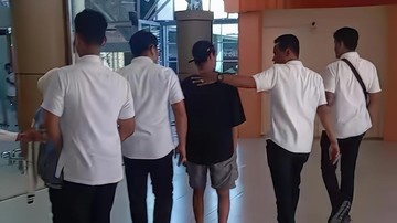 Lombok Arson Victims Stopped From Flying to Podcast Show