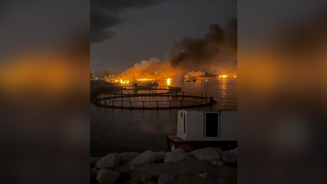 Smoke rises from a port, near Strait of Hormuz, following a U.S. strike in Kuhestak, Hormozgan Province, Iran, July 8, 2026, in this screengrab obtained from a social media video. Social Media/via REUTERS  THIS IMAGE HAS BEEN SUPPLIED BY A THIRD PART