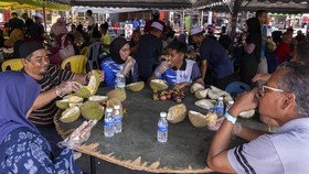 FOTO: Tsunami Durian di Malaysia, Musang King Dijual Harga Miring